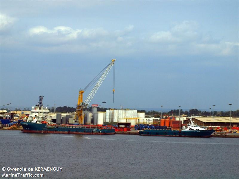  OF KERKDRIEL IN NL NETHERLANDS HAFEN FOTO