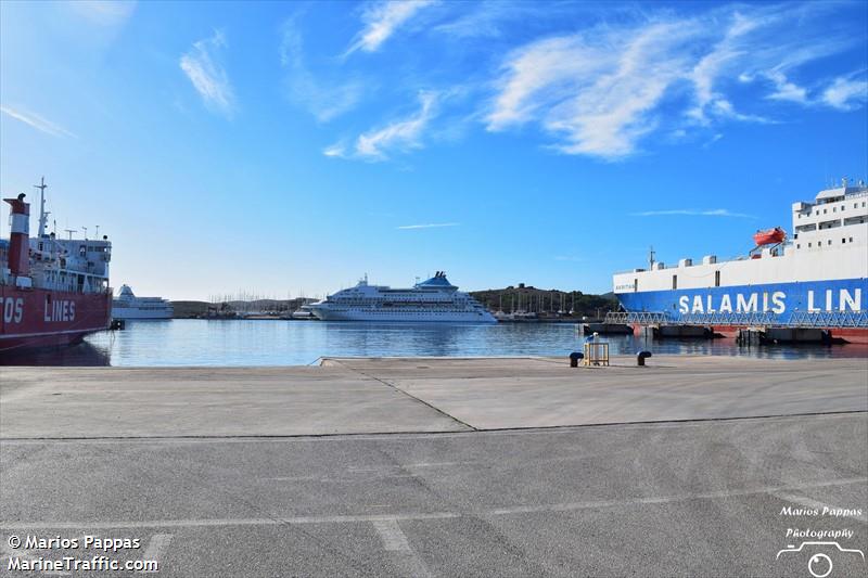 PORT OF RAFINA IN GR GREECE?PORT= HAFEN FOTO