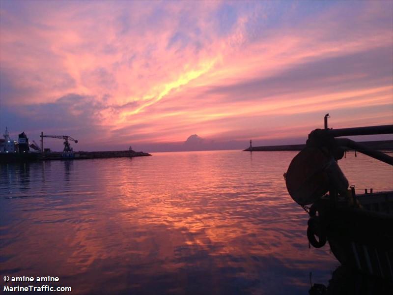 PORT OF BLUMENTHAL IN DE GERMANY?PORT= HAFEN FOTO