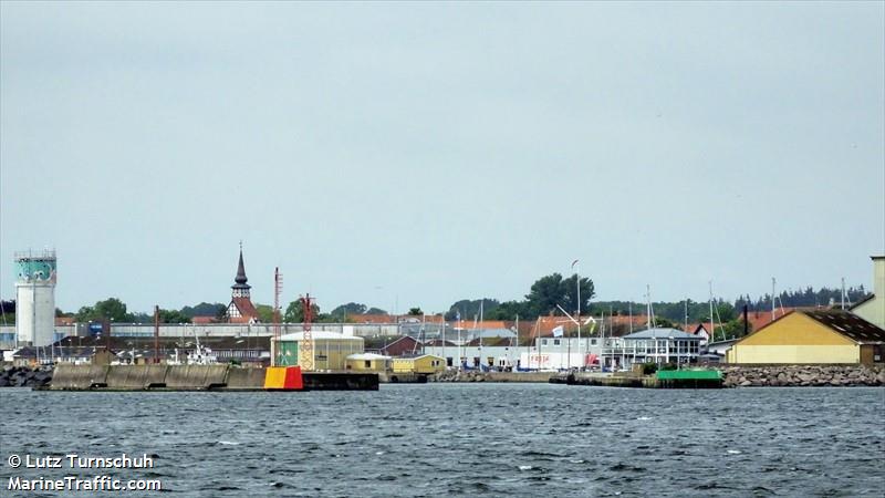  OF KAMPEN IN NL NETHERLANDS HAFEN FOTO