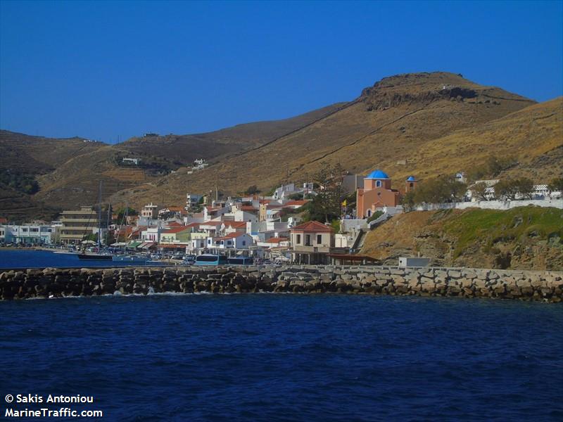  OF SYROS IN GR GREECE HAFEN FOTO