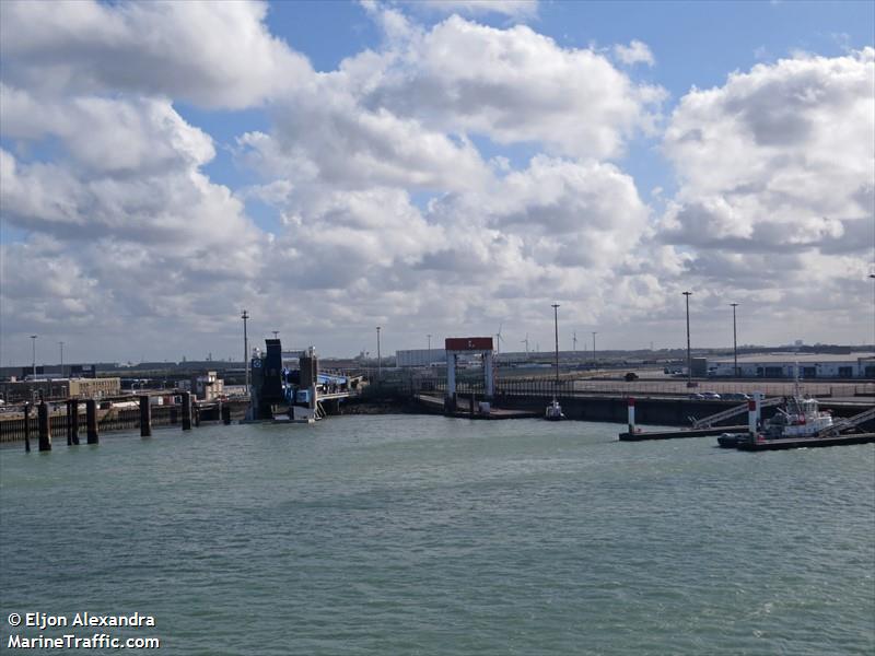  OF EMDEN IN DE GERMANY HAFEN FOTO