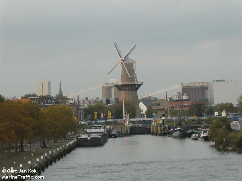  OF CALASETTA IN IT ITALY HAFEN FOTO