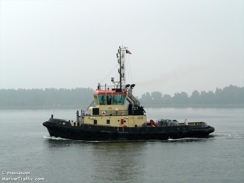 TUG 21 FOTO