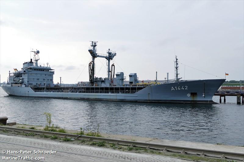 NATO WARSHIP A1442 FOTO