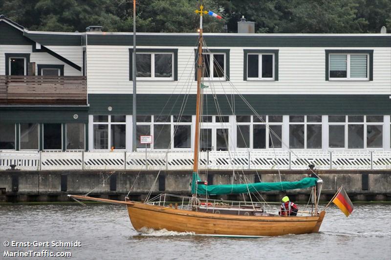 IDA UT GLUECKSTADT FOTO