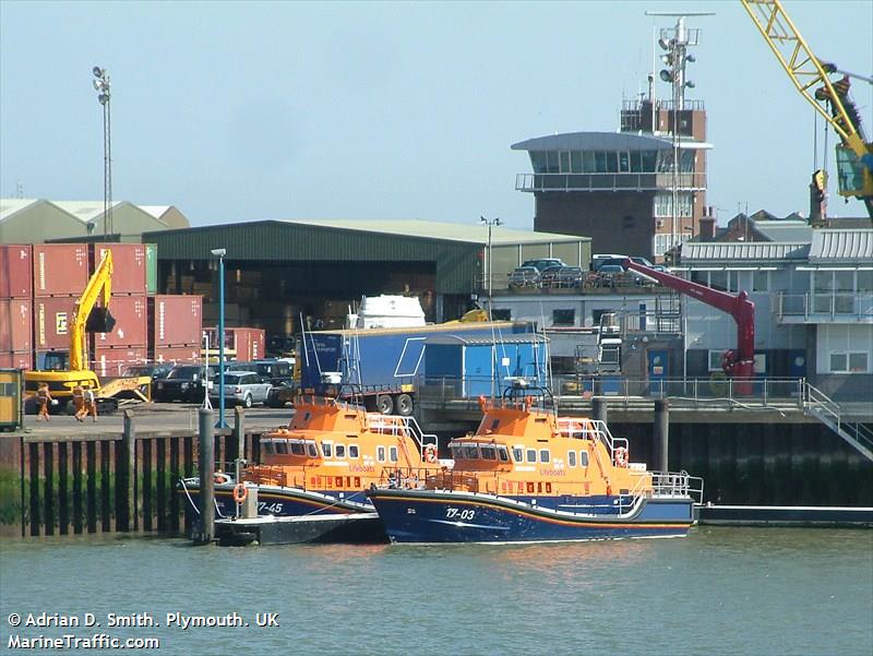 RNLI LIFEBOAT 17 03 FOTO