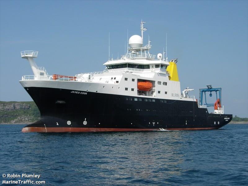 RRS JAMES COOK FOTO