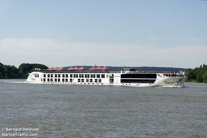 SS JOIE DE VIVRE FOTO