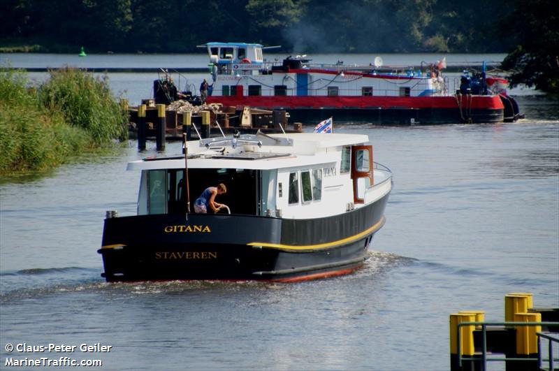 GITANA FOTO