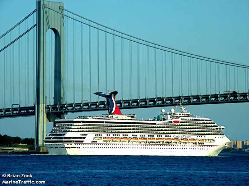 CARNIVAL RADIANCE FOTO