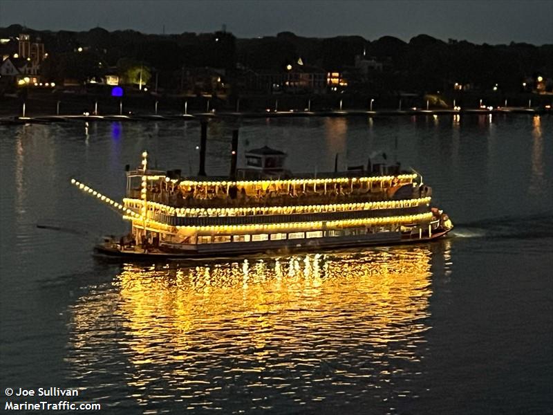 BELLE OF LOUISVILLE FOTO