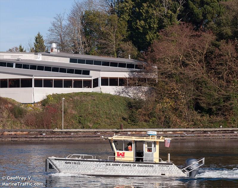 US WORK BOAT 33 FOTO