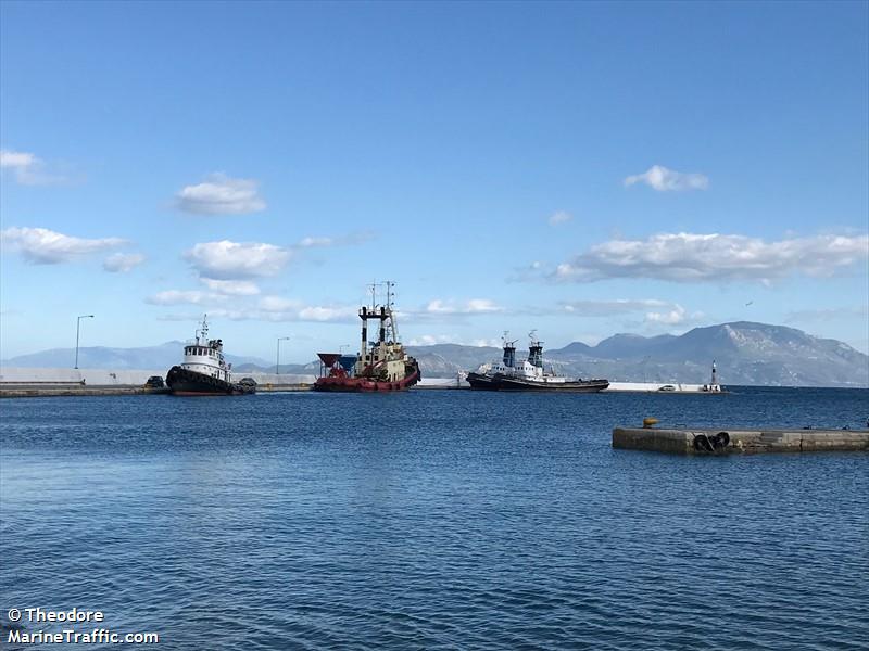  OF KEFALONIA LIXOURI IN GR GREECE HAFEN FOTO